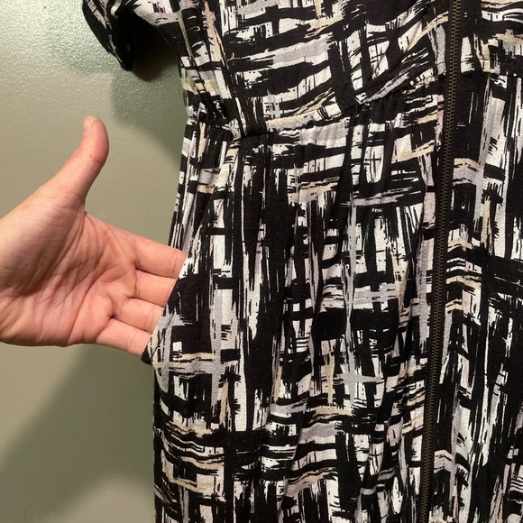 Dress - Picture 3 of 6